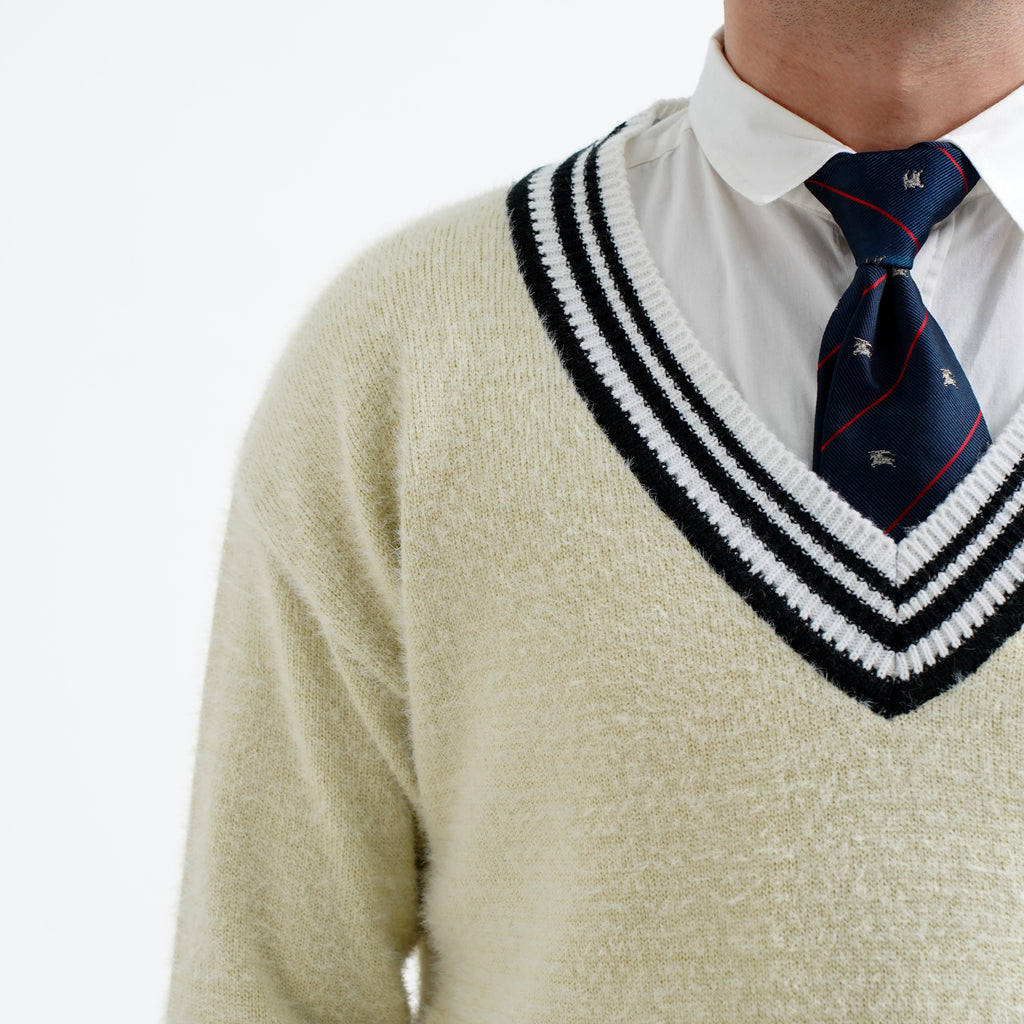 Signature V-neck Sweater